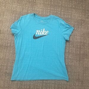 Women’s size XL long Nike shirt